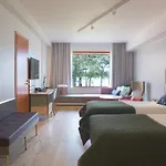 Hanasaari 4*